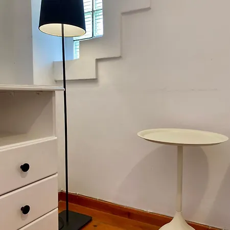 A & D Apartment *